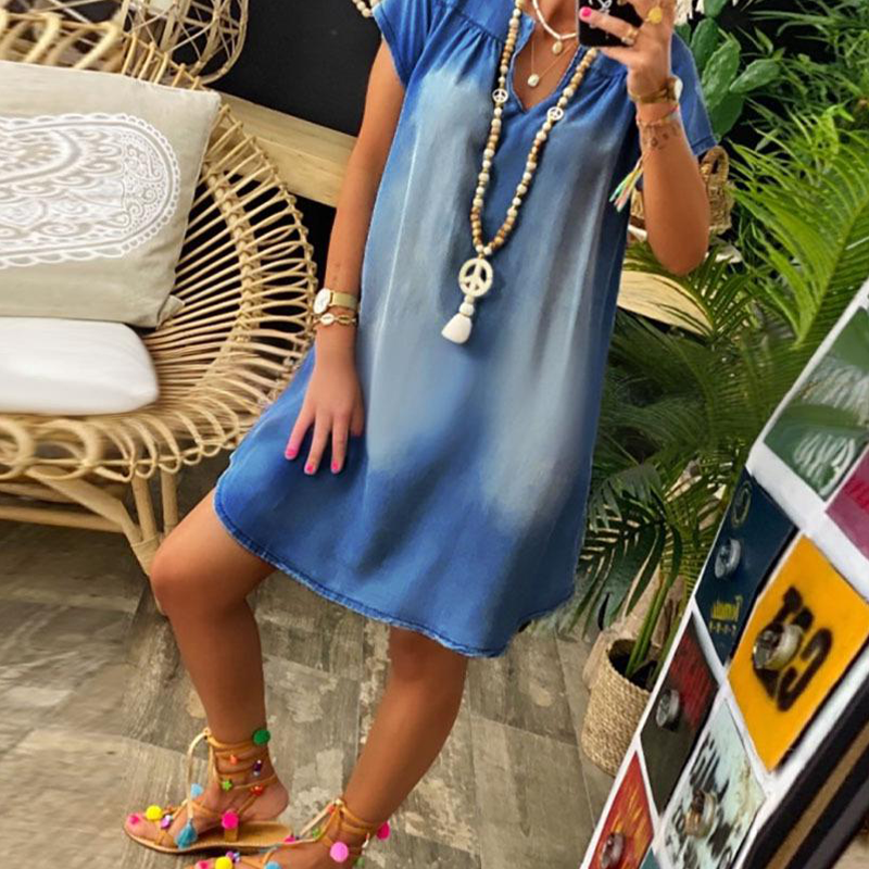 👑 Le must-have de la saison ! ❤️ Robe jean femme à col V et manches courtes