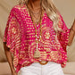 👚 50% DE RÉDUCTION 🌸 Top imprimé col V, manches dolman – Coupe large & style vacances – Léger, fluide – parfait pour l’été ou les voyages – look bohème et confortable ☀️🌿✨