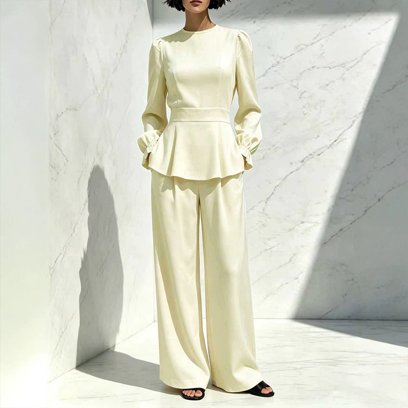 Ensemble élégant pour femme composé d'un haut à manches bouffantes et d'un pantalon à jambes larges