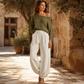 Ensemble pour femme : haut en maille à épaules dénudées et pantalon décontracté